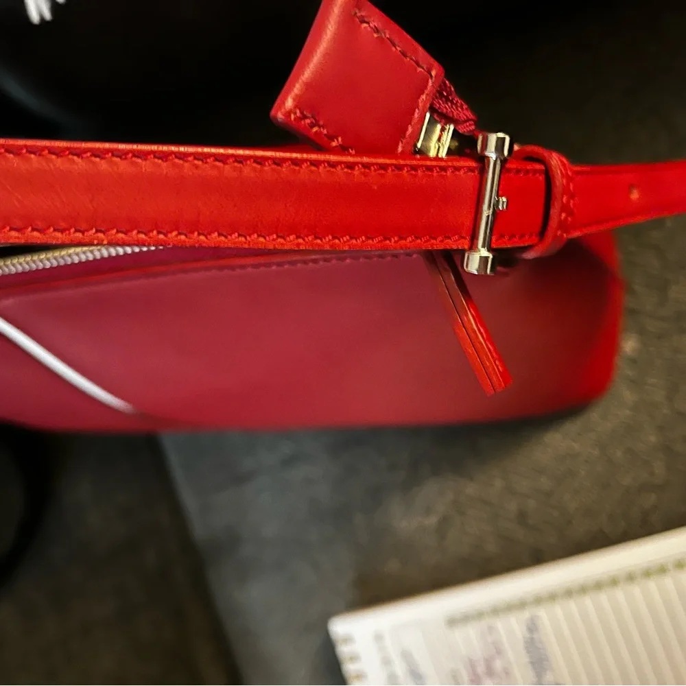 SOLD Authentic Burberry handbag in beautiful condition. - Picture 8 of 12